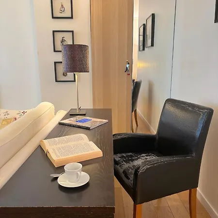 Leclerc Apartment